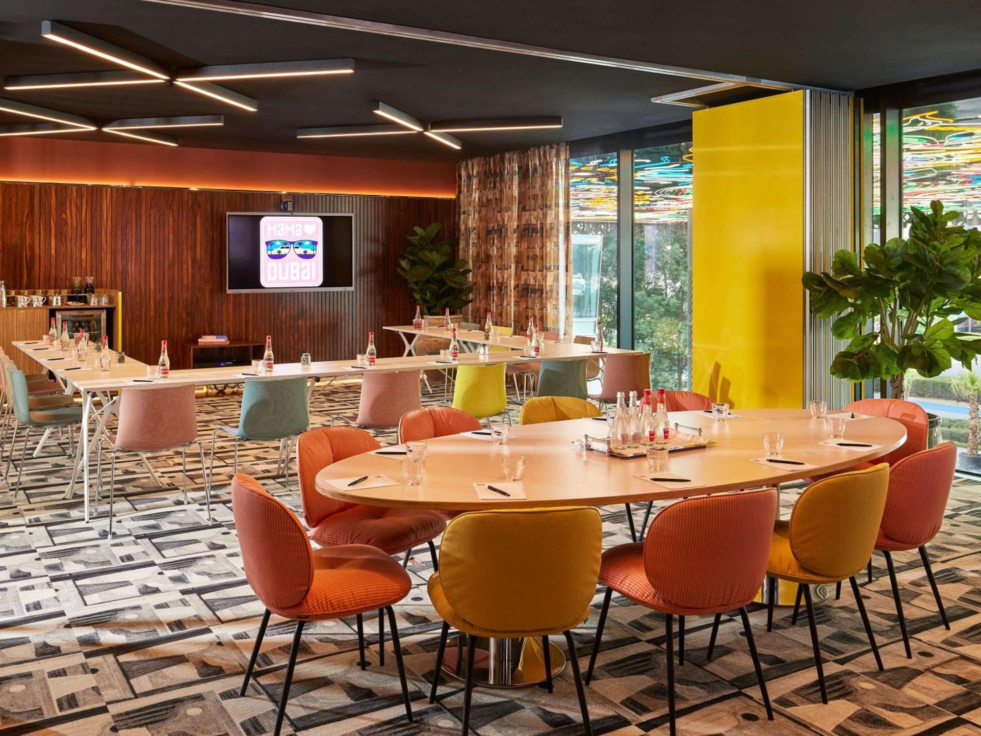 Mama Shelter Dubai Hotell Exteriör bild
